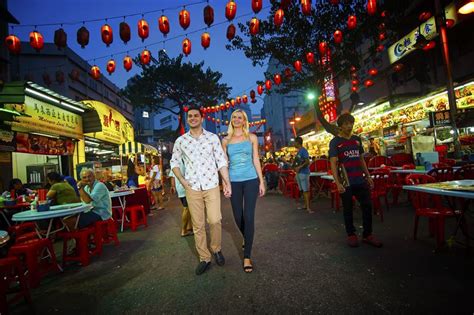 Stalls are positioned in seeming chaos all along the way, but there's method to the. Jalan Alor in Kuala Lumpur Malaysia!! Bukit Bintang in ...