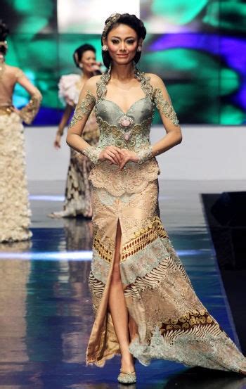 9 karya terbaru anne avantie di indonesia fashion week 2012 halaman 5