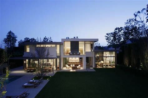 Side View Of Modern Interior Design For Big House The