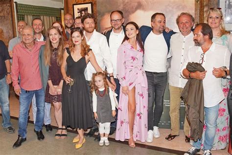 Český divadelní, filmový a televizní herec. GALERIE: David Švehlík potřetí otcem! Práskl to na něj ...