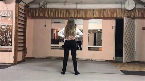 Blackpink has dropped the dance practice video for their latest track! BLACKPINK Kill this love. JENNIE Dance Practice. - YouTube