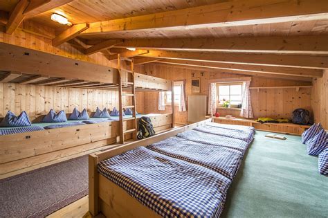 Eine wanderung zur similaunhütte vom oberniederhof im schnalstal zum vernagt stausee berg hoch zur similaunhütte bei. Bilder Galerie