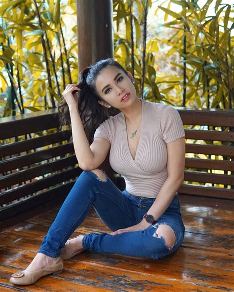 What Are Some Stunning Photos Of The Indonesian Presenter Maria Vania