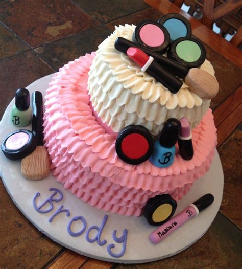 Amazing pj party cake with makeup miniatures by cakes stepbystep for all parents. 62 best Make-up cakes images on Pinterest | Anniversary ...