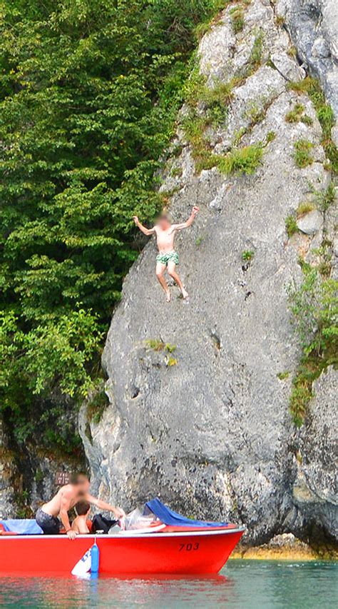 Wenn man in den alten fotos kramt und das archiv ein wenig durchstöbert, findet man zum beispiel ein foto aus einer zeit, in der die inschrift auf der falkensteinwand noch etwas deutlicher zu sehen war. Klippenspringer verletzt - salzburg.ORF.at