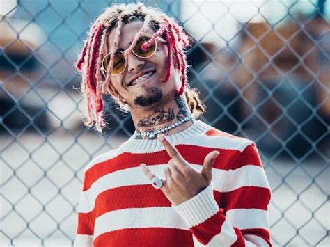Free Download Lil Pump Tosses Microphone At An Unruly Fan At His