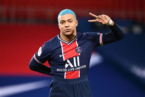 Journalist Names PSG Star the Best Player in the World  PSG Talk