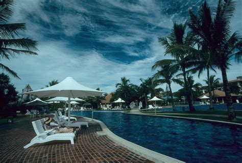 Resort, Yeppoon, 1996 | Queensland Historical Atlas