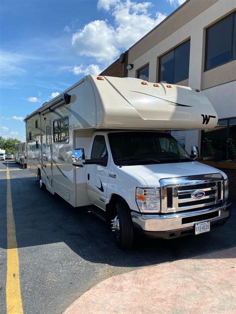 our first rv rental minnie winnie winnebago 31h motorhome pizza in motion