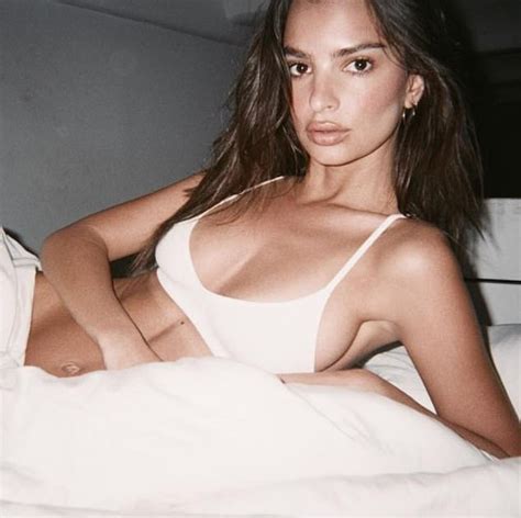 Emily Ratajkowski Poses In Lingerie For New Inamorata Images Daily