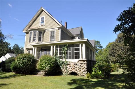 Sarah MacEachern Joins LandVest's Concord Brokerage Team - LandVest