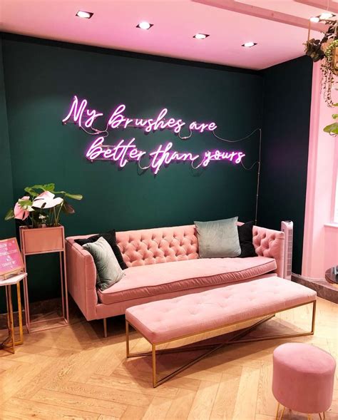 Makeup Rooms Ideas Pink Makeup Makeupartist Makeupaddict Nel 2020 Arredamento Camera Spa