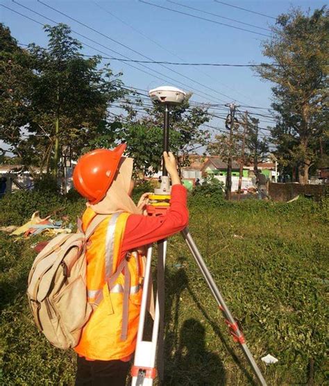 Penelitian ini yang bertujuan untuk mengetahui prinsip kerja global positioning system (gps) sebagai teknologi yang menerapkan konsep relativitas, serta pengaruh yang terjadi akibat relativitas dalam gps sebagai upaya mengedepankan pembelajaran kontekstual. Dakwah Teknologi ITN Malang, Integrasikan Ilmu Pengetahuan ...