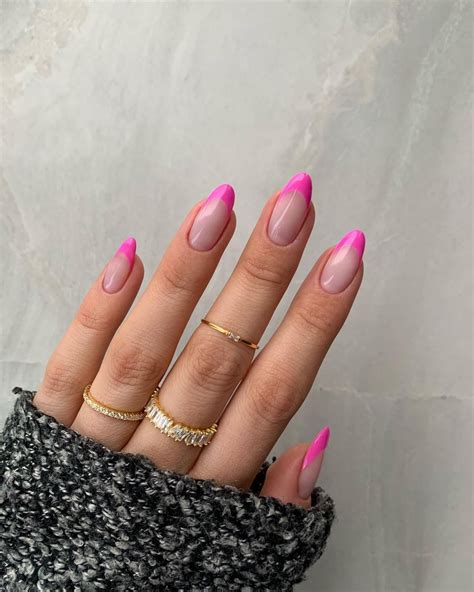 Instagram Pink Tip Nails Pink Acrylic Nails Round Nails