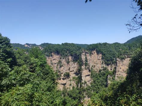 Zhangjiajie National Forest Park Gigantic Quartz Pillar Mountains