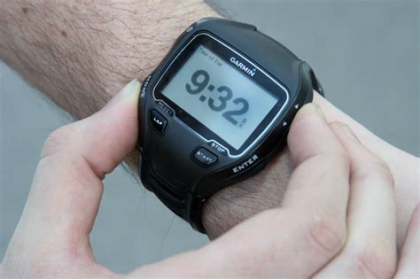 Watch measures swimming distance, identifies strokes and tracks strokes and pool lengths Garmin Forerunner GPS Sports Watch with HRM 910XT price in ...