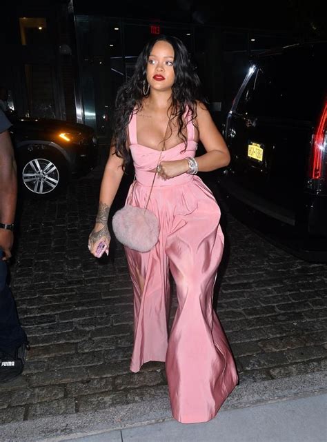 Rihanna Singer And Actress Barbados 🇧🇧 Rihanna Style Rihanna Dress High Waist Fashion
