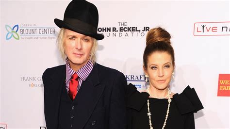 Lisa Marie Presley In Court With Estranged Husband Michael Lockwood Ordered To Pay Him 50k