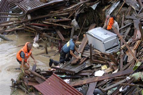 In Philippines Flash Flooding Kills Hundreds The New York Times