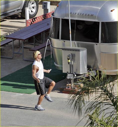 Matthew McConaughey Lives In A Trailer Photo Matthew McConaughey Shirtless Photos
