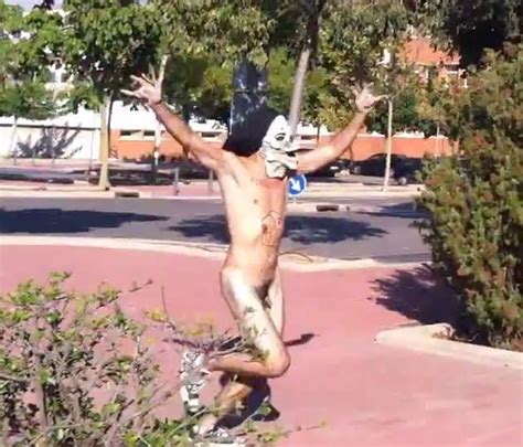 Ganas De Polla Corriendo Desnudos En La Universidad Running Naked At