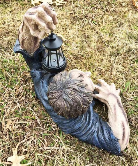 Zombie Crawling Out Of Grave Holding Solar Led Lantern Figurine 185