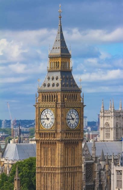 영국 런던의 빅벤 시계탑 프리미엄 사진