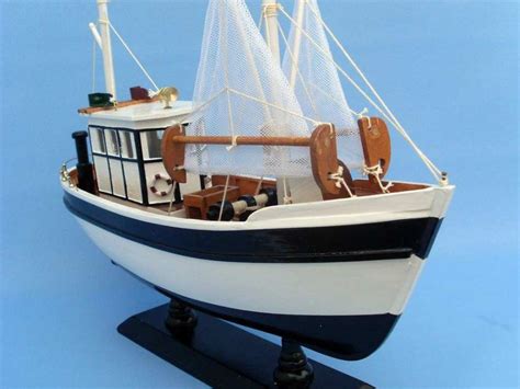 Wooden Mr Shrimp Model Fishing Boat 16in Hampton Iron Works