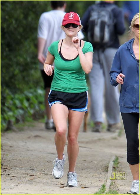 Reese Witherspoon Wears Green For St Patricks Day Reese Witherspoon