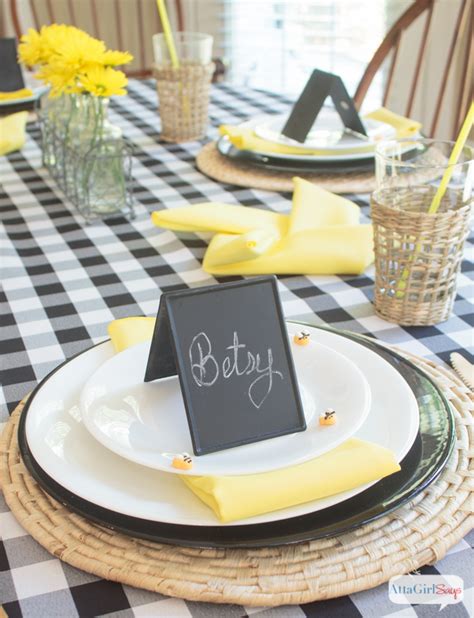 Black And Yellow Table Decoration Ideas