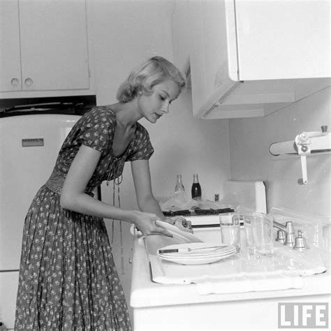1940s Kitchen Love The Dress Vintage Housewife Vintage Cooking