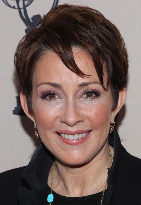 Patricia Heaton Layered Short Cut With Bangs Hairstyles Weekly