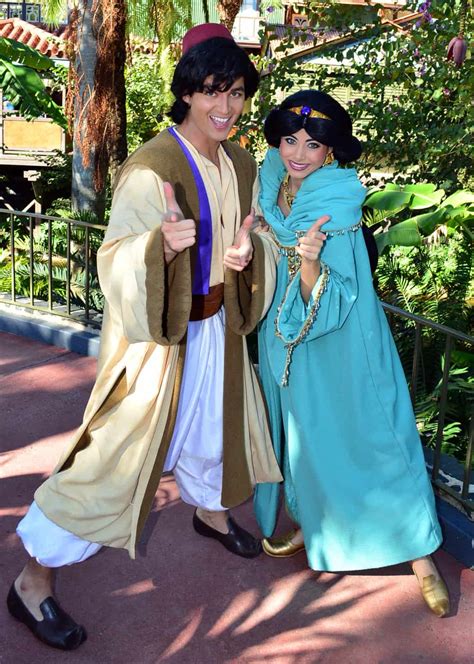 Disney World Character Meet And Greet Magic Kingdom Aladdin And Jasmine
