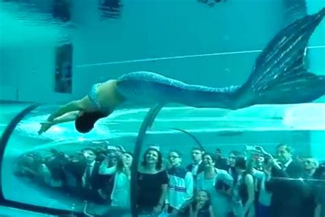 Real Life Mermaid Swims Underwater In The Worlds Deepest Pool Using