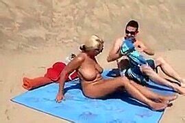 Naked Mature Big Tits Woman Filmed At The Beach Gratuite Voyeur Video De Sexe Mar