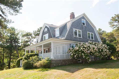 Maine Seaside Cottage Wedding