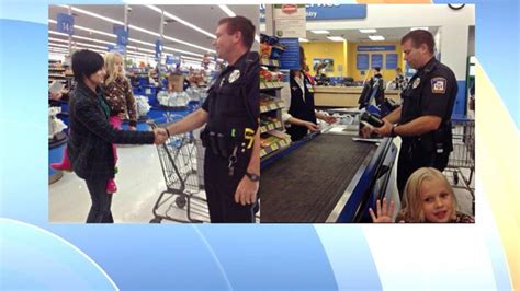 Police Officers Act Of Kindness Goes Viral