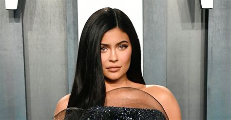 Kylie Jenners Response To Backlash Over Asking Fans For Donations Clears Things Up