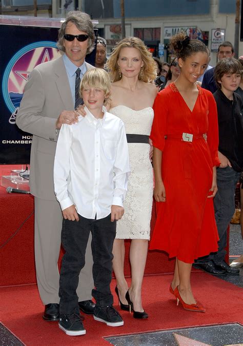 Who Is Michelle Pfeiffers Husband David E Kelley The Us Sun