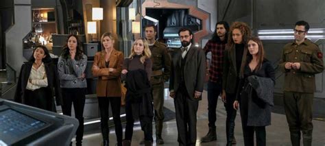 Legends Of Tomorrow Caity Lotz Revela Planes Para La Temporada 8 Cancelada