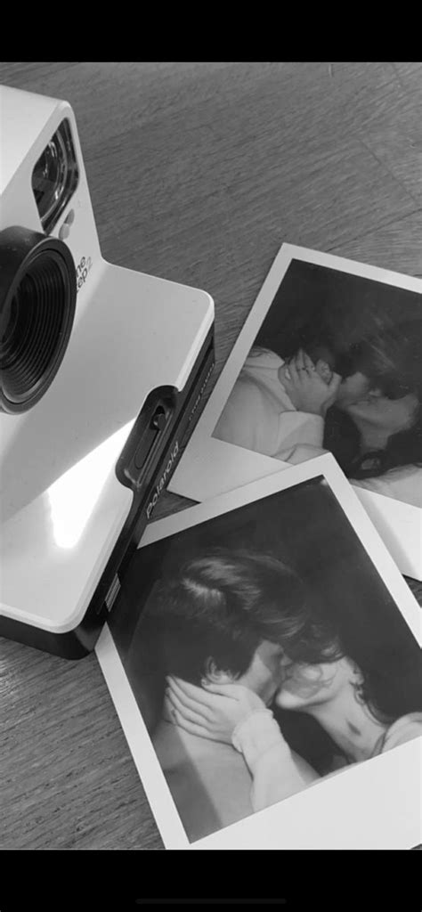 Love Couple Blackandwhite Polaroid Poloroid Pictures Polaroid Photos