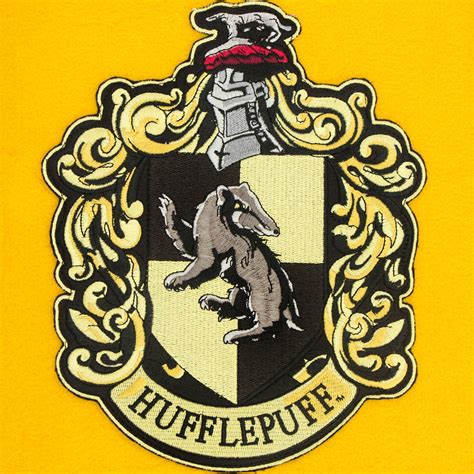 Harry Potter Decoration Hufflepuff Banner And Flag Set Cinereplicas