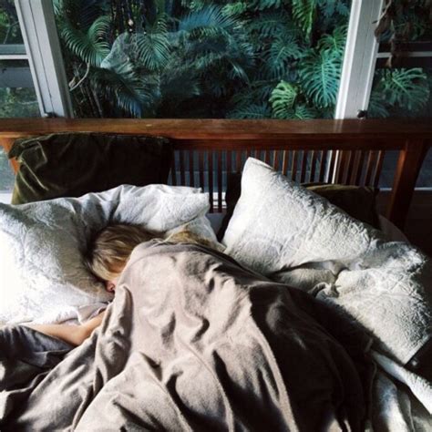 R Sultat De Recherche D Images Pour Blonde Girl Sleeping In Bed