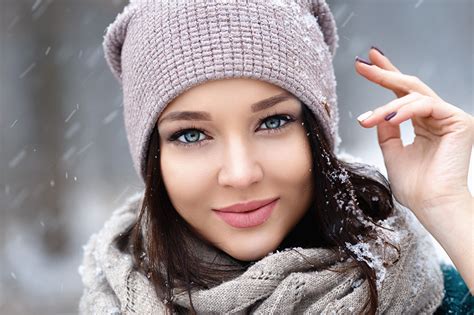 fondos de pantalla cabello castaño cara sonrisa contacto visual sombrero del invierno lindo