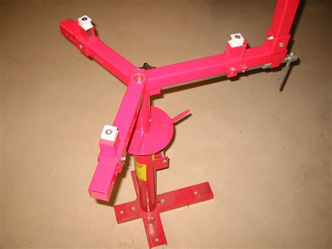The motorcycle tire changer is one of the most practical tools to have in the workshop, especially if you frequently repair motorcycles. Mojoblocks