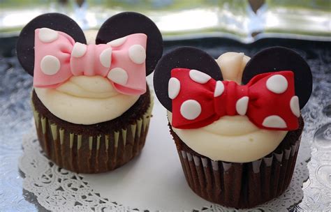 Minnie Mouse Cupcakes Bow Tastic How To Throw A Minnie Mouse Themed