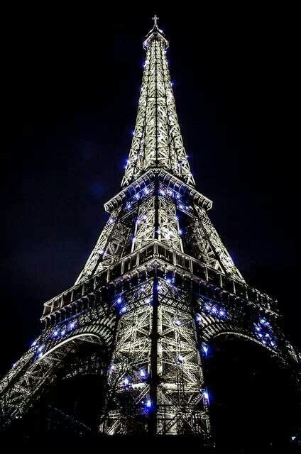 Eiffel Tower In Blue Light Torre Eiffel Paris Paris Eiffel Tower