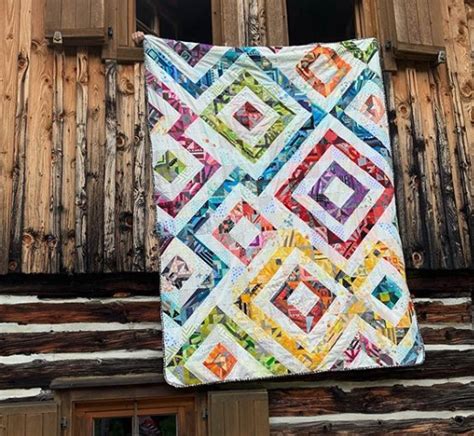 20 Quilt Ideas Using Half Square Scrappy Triangles — Leila Gardunia