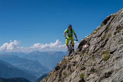 On the edge | Extreme mountain biking, Mountain biking, Bike trails