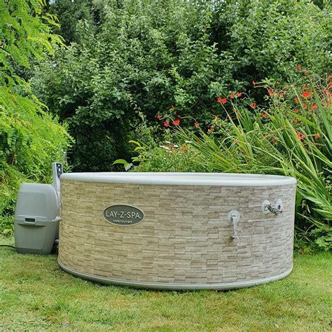 Rental Hot Tubs In Colchester And Essex Bubble N Bounce